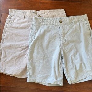 Old Navy Men’s Shorts 2 pairs, size 36, slim
built in flex, gray & blue stripes